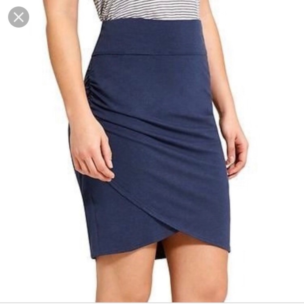 Athleta kickback skirt